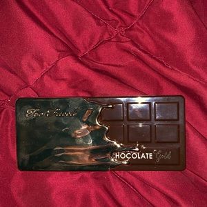 Two faced chocolate gold palette